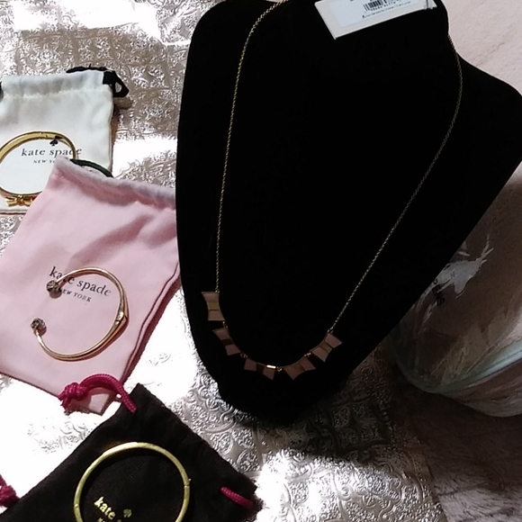 ⏬NWOT KATE SPADE DOUBLE PEARL NECKLACE W/BAG - Picture 4 of 13